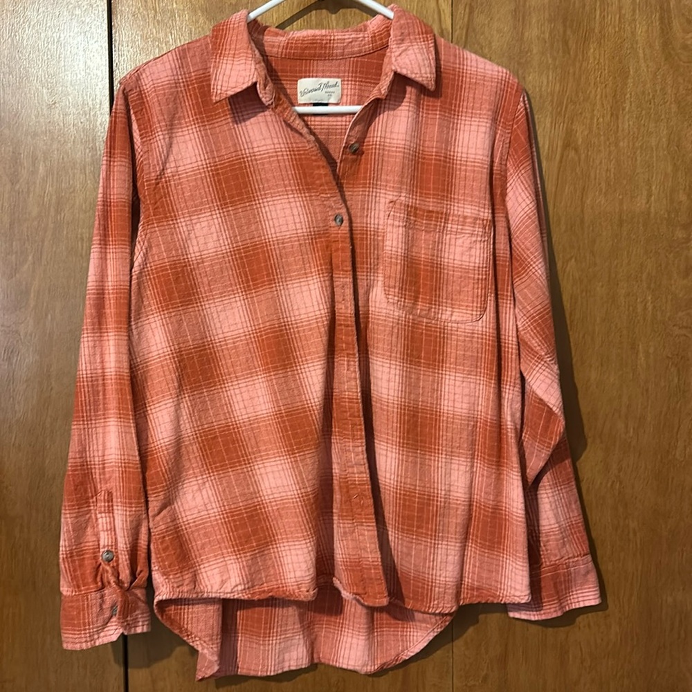 Universal Thread Women's Flannel Long Sleeve Collared Button-Down Shirt Size M